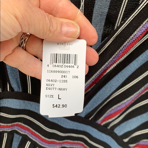 Jumper - Picture 2 of 2